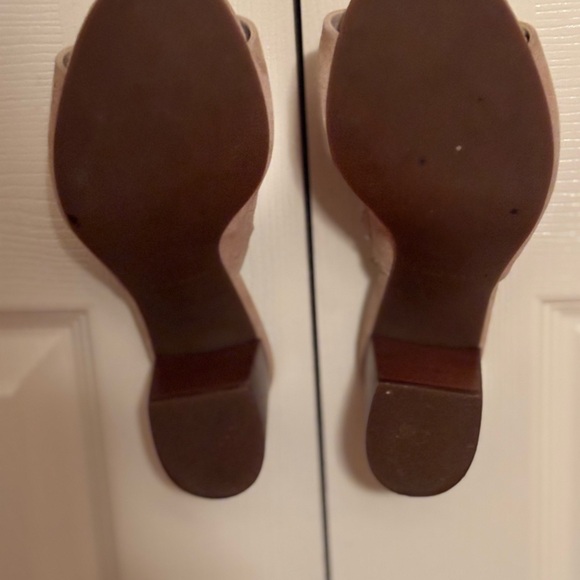 COLE HAAN DANIA BEIGE SUEDE OPEN TOE MULE SIZE 7 - Picture 7 of 7